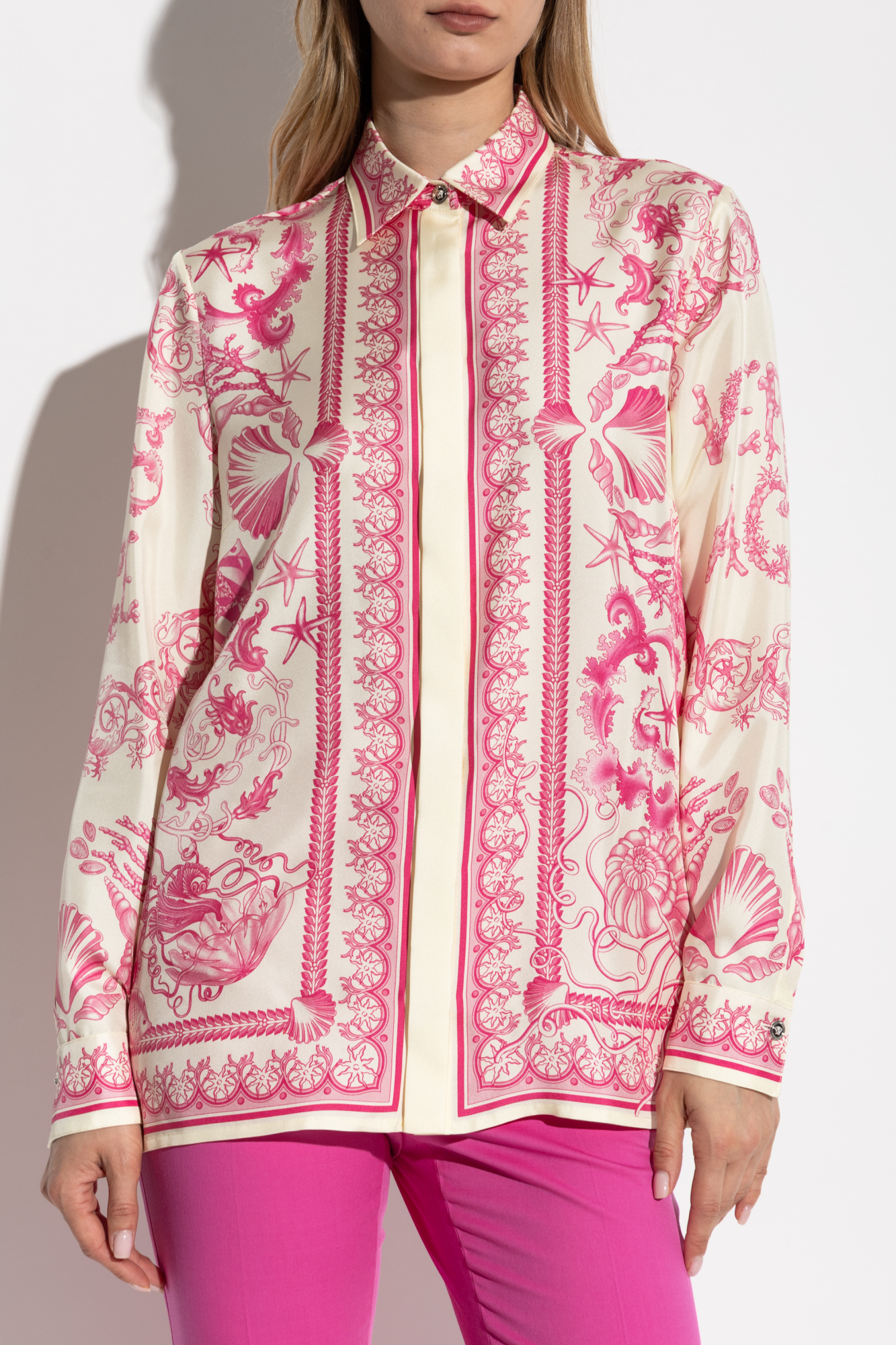✨VERSACE silk100% ブラウス✨ 　　　　✨サマー特価✨ ✨VERSACE silk100% ブラウス✨ ✨サマー特価✨